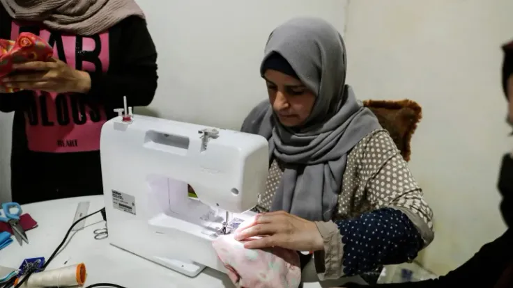 الحرب تحرم اللبنانيين "لبسة العيد" بالغلاء