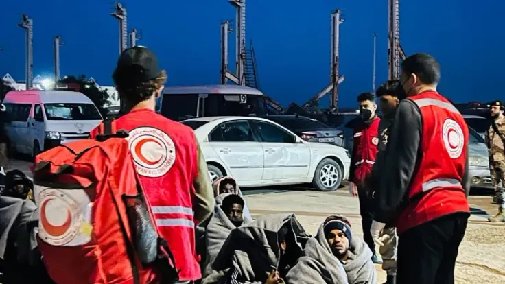 إنقاذ مئات المهاجرين من قوارب متهالكة قبالة سواحل طبرق الليبية