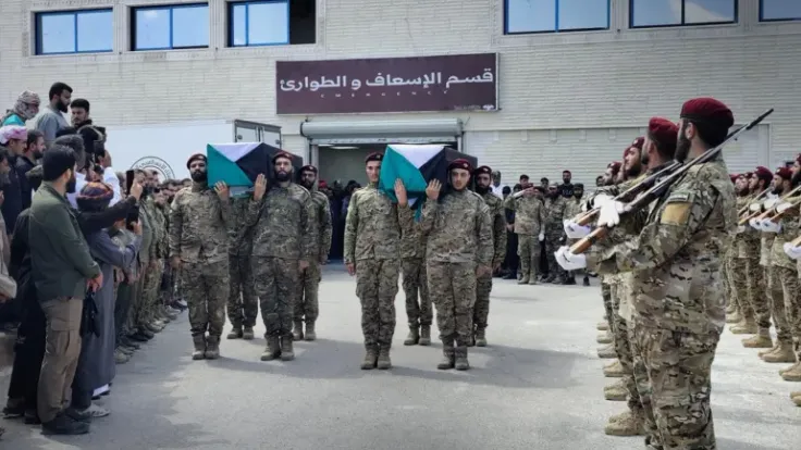 مقتل 11 جندياً في انفجار مخزن أسلحة بدير الزور يثير تساؤلات حول سلامة التخزين
