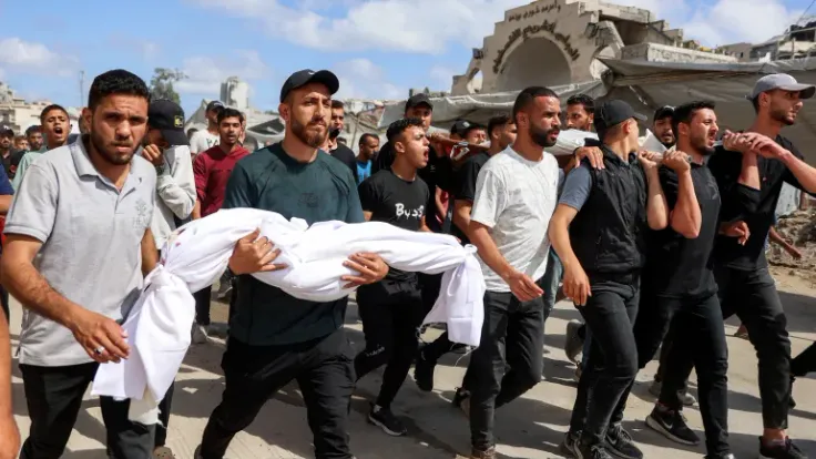 استشهاد 12 فلسطينيا وإصابة 35 آخرين بغارات إسرائيلية على قطاع غزة