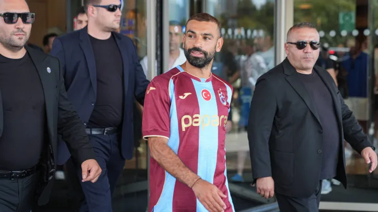 حفيظ دراجي يثني على استقبال جماهيري حاشد لمحمد صلاح في طرابزون