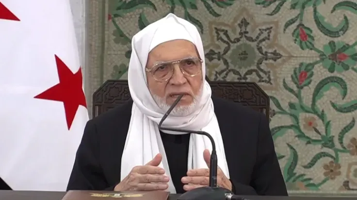 مفتي سوريا يدعو إلى التهدئة ومحاسبة المتهمين