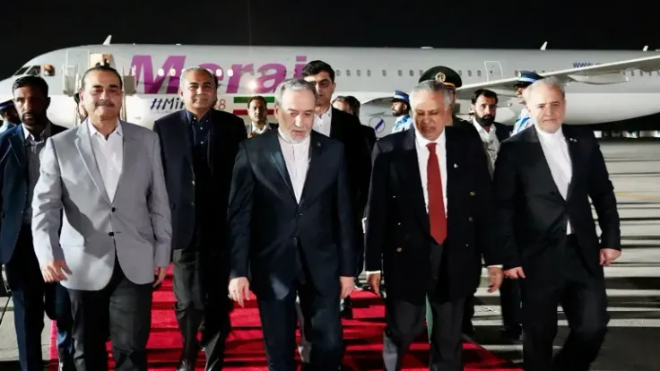 إيران تقترح فتح مضيق هرمز وتأجيل المفاوضات النووية