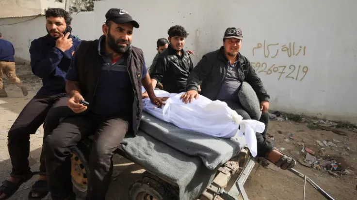 غزة تحت النار: شهداء بقصف إسرائيلي وأزمة إنسانية متفاقمة