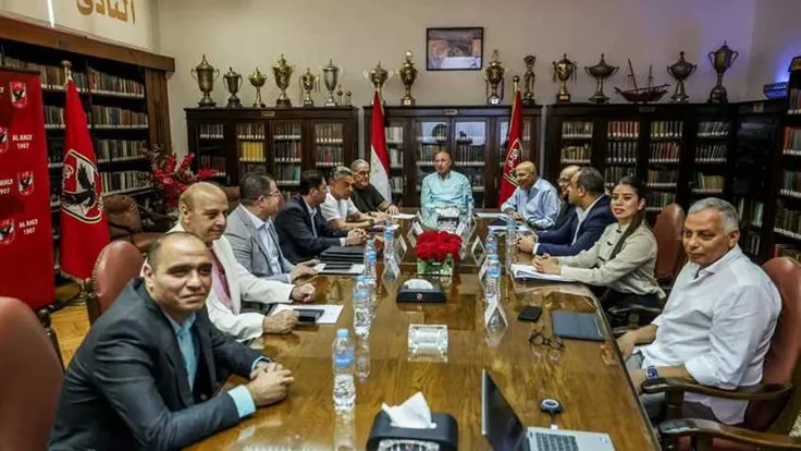 رئيس شركة الأهلي لكرة القدم يشرح طريقة تحقيق إيرادات مضاعفة وتفاصيل ضريبية عقد زيزو