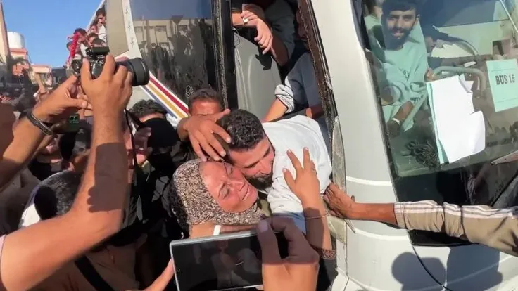 أسرى محررون من غزة يفضّحون أهوال سجون الاحتلال اليوم
