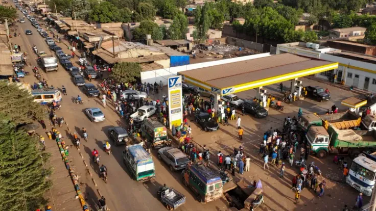 حصار باماكو: أمنستي تدعو لاحترام القانون الإنساني وضمان سلامة المدنيين