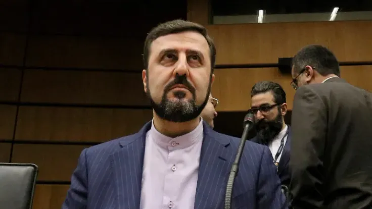 إيران تُقدّم مقترحاً شاملاً لإنهاء الحرب: رفع العقوبات وتخفيف التصعيد