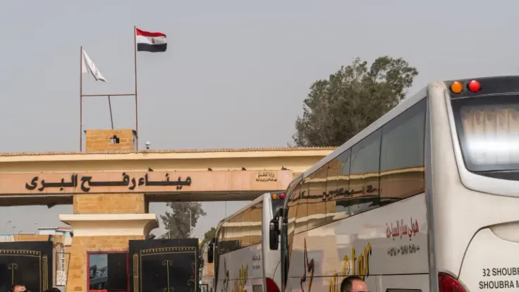 إسرائيل تعيد فتح معبر رفح وكرم أبو سالم للإنسانية بعد تصعيد مع إيران