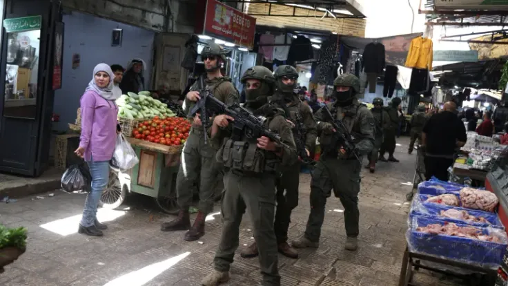 استشهاد شاب فلسطيني وإصابة عشرات برصاص الاحتلال في نابلس