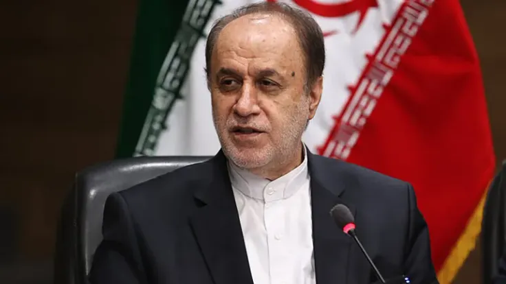إيران تبدأ تحصيل رسوم عبور مضيق هرمز وتواجه انتقادات أمريكية