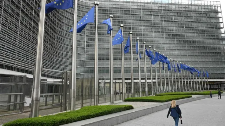 إقطاعية التكييف: أوروبا تثير جدلاً بسبب حرمان الموظفين من التبريد