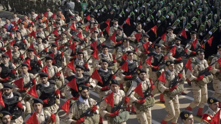 صور أقمار فضائية تكشف دمار قاعدة "فتح" التابعة للحرس الثوري الإيراني