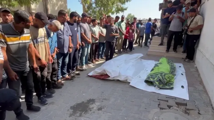 قتلى في غزة وصراع استيطاني على الحدود