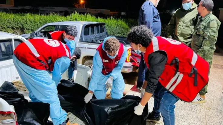 إنقاذ 7 مهاجرين وانتشال 17 جثة قبالة ليبيا بعد 8 أيام في البحر