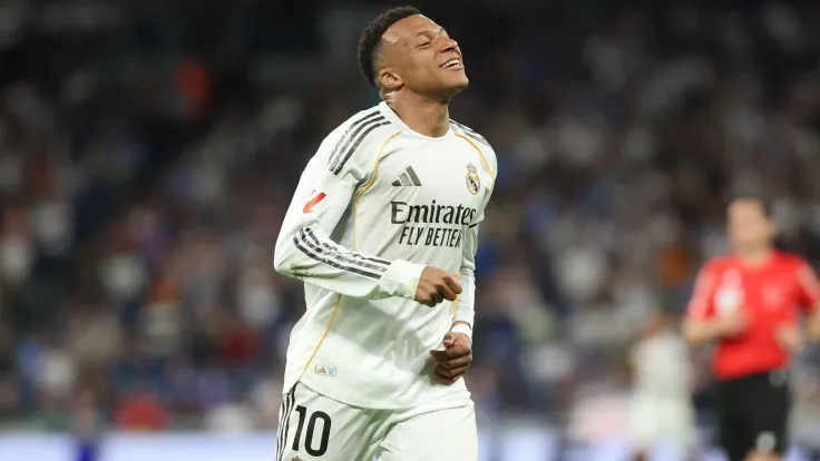 مدرب ألافيس يكشف عن سبب طلب قميص مبابي بعد الخسارة أمام ريال مدريد