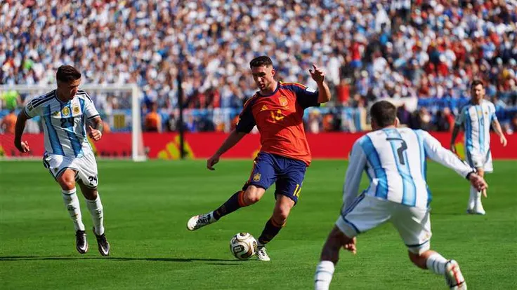 برشلونة يستهدف إيمريك لابورت بعد تألقه في كأس العالم