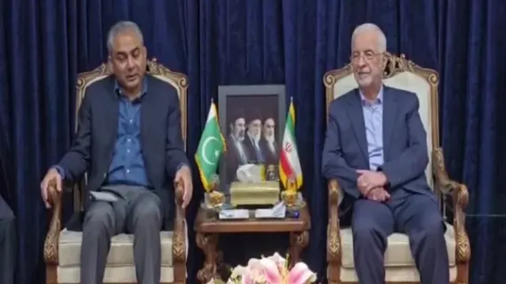 طائرة باكستانية بين طهران وإسلام آباد.. وتحركات دبلوماسية متزامنة مع مفاوضات إيران