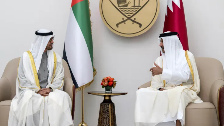 أمير قطر يؤكد دعم الإمارات في مواجهة العدوان الإيراني