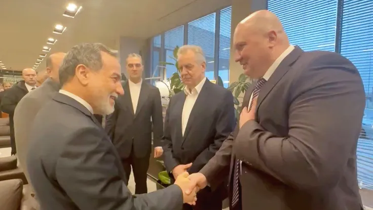 وزير الخارجية الإيراني يلتقي بوتين في موسكو