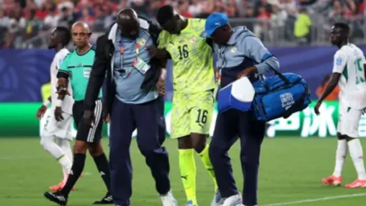 غياب إدوارد ميندي يفتح باب النقاش حول حراسة المرمى في الأهلي