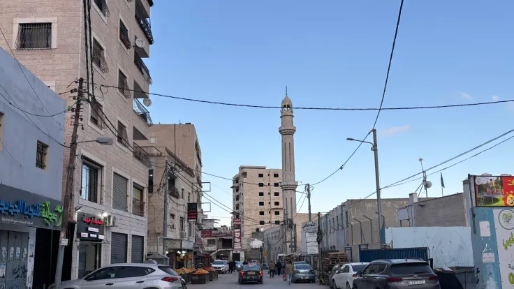 اقتحامات قلنديا: اعتداءات واعتقالات تُشل الحياة