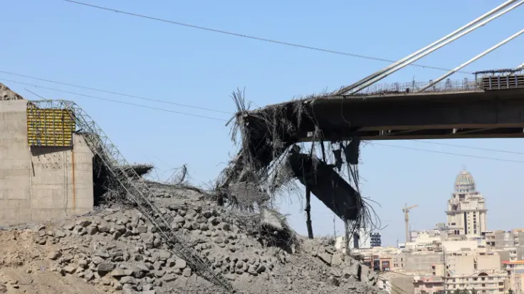 صور فضائية تكشف أضرار جسور وطريق طهران‑كرج الحيوية