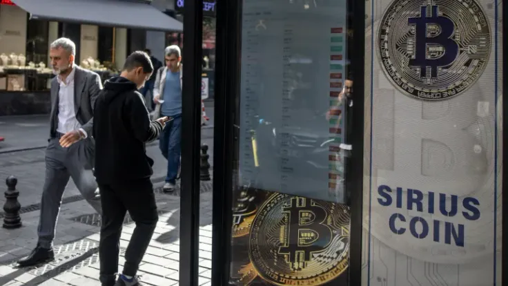 بتكوين تخترق حاجز 80 ألف دولار، ما يثير تساؤلات حول المستثمرين الجدد