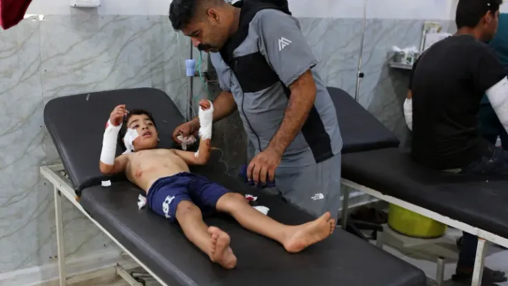 إسرائيل توسع سيطرتها شرقي دير البلح: 10 شهداء بينهم أطفال في غزة